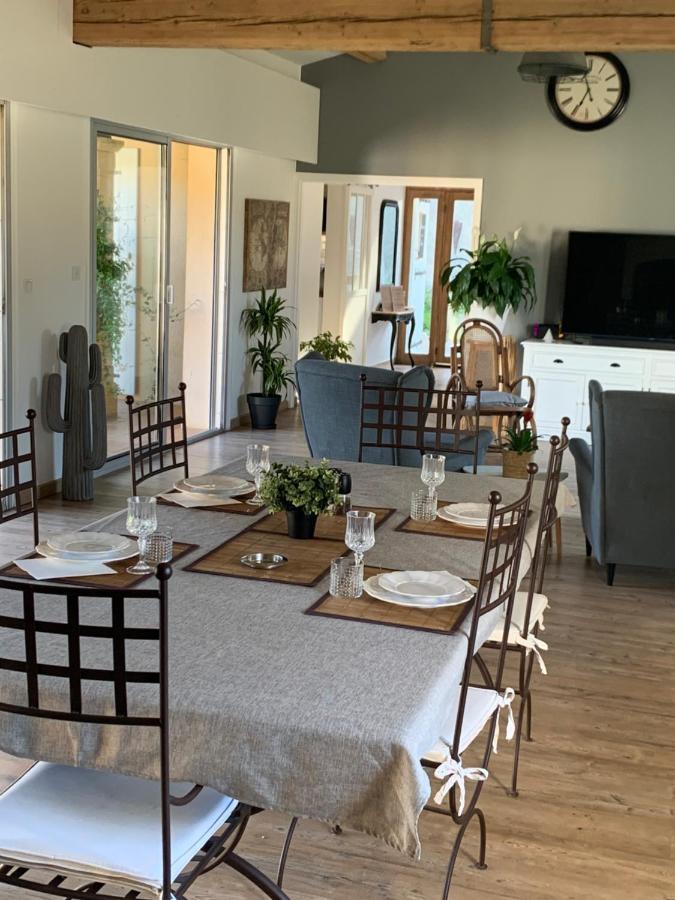Le Patio, Chambres D Hotes Pour Adultes En Camargue, Possibilite De Naturisme A La Piscine, Aimargues Εξωτερικό φωτογραφία