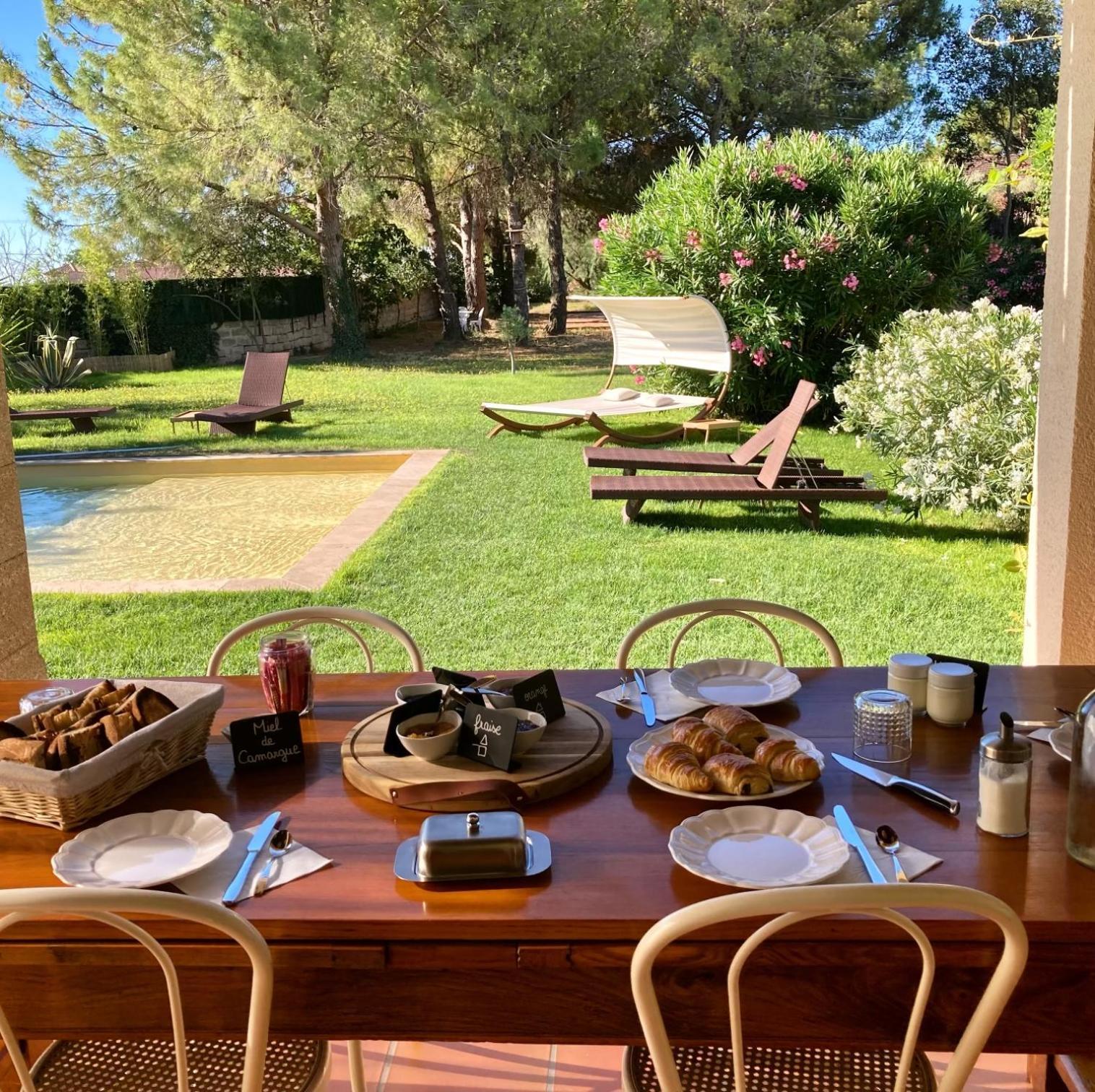 Le Patio, Chambres D Hotes Pour Adultes En Camargue, Possibilite De Naturisme A La Piscine, Aimargues Εξωτερικό φωτογραφία